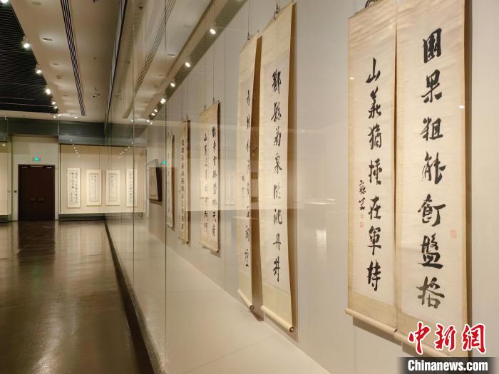 《歷史的星辰——近現(xiàn)代海派書法大展》在中華藝術(shù)宮(上海美術(shù)館)展出。　　中華藝術(shù)宮 供圖